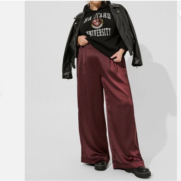 torrid Pants - Torrid Wide Leg Satin High Rise Pant Size 2X
